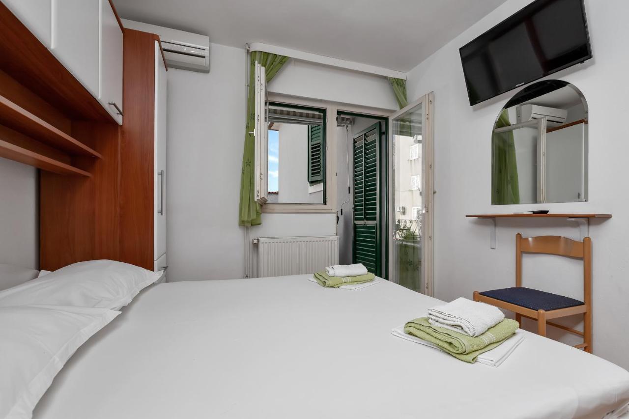 Apartments Carmen Makarska Exterior photo