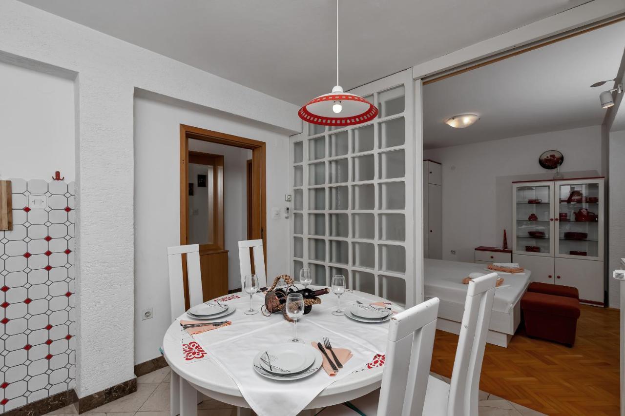 Apartments Carmen Makarska Exterior photo