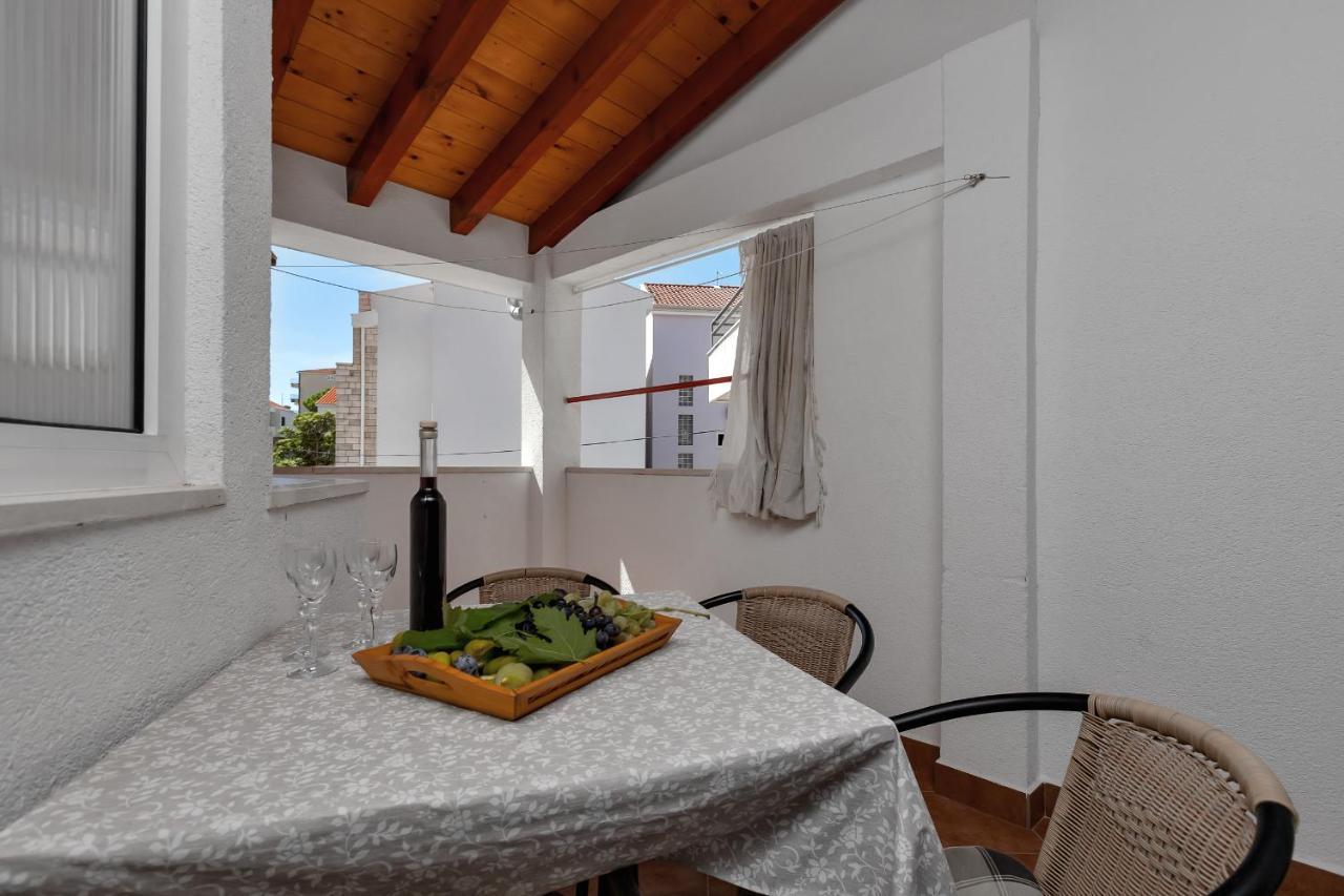 Apartments Carmen Makarska Exterior photo