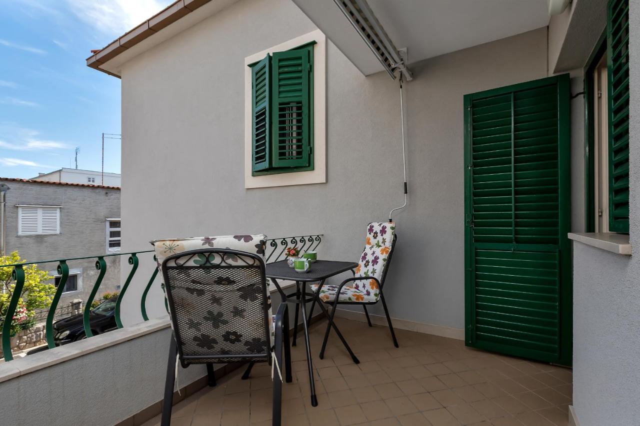 Apartments Carmen Makarska Exterior photo